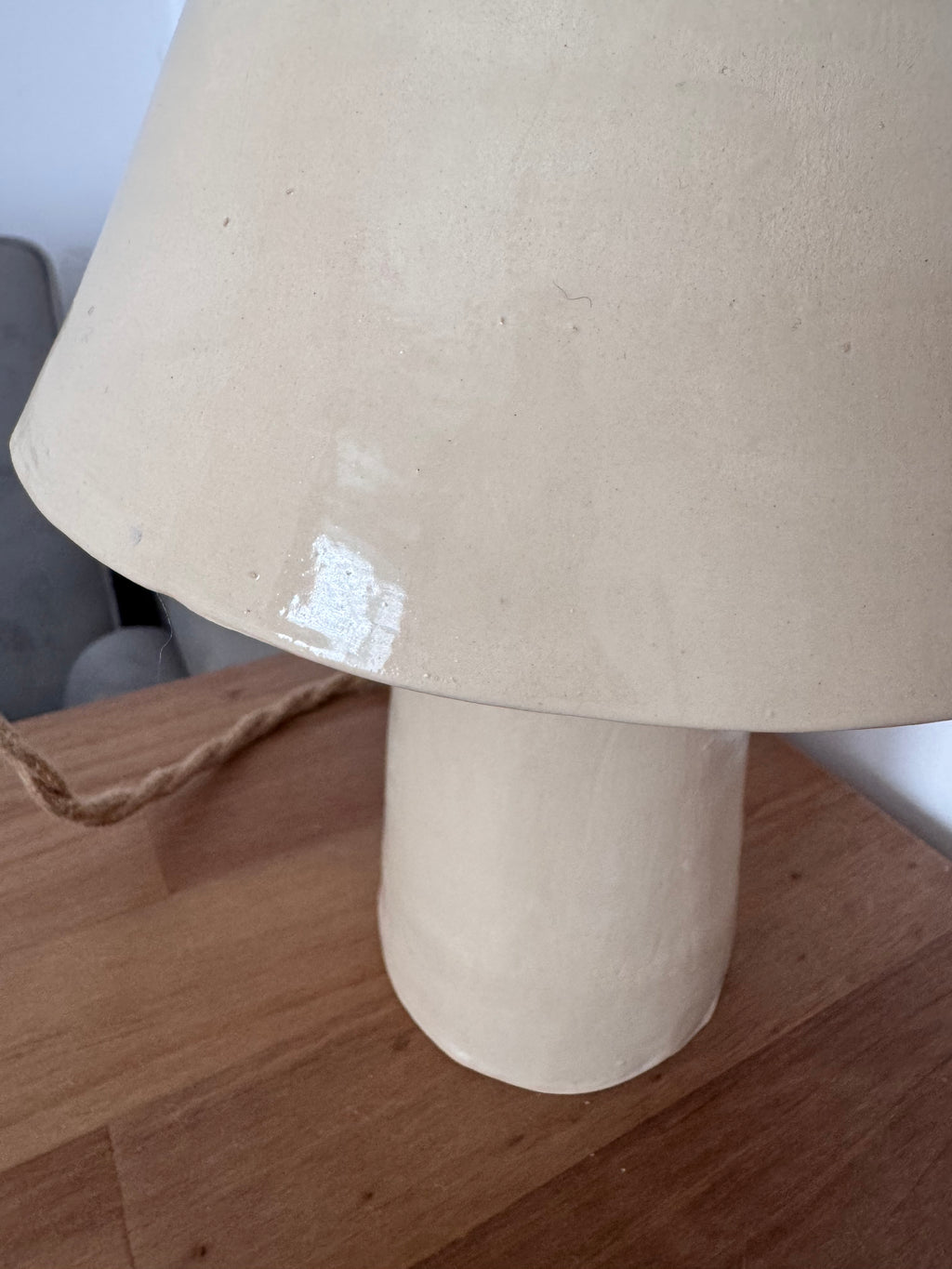 Beige ceramic lamp