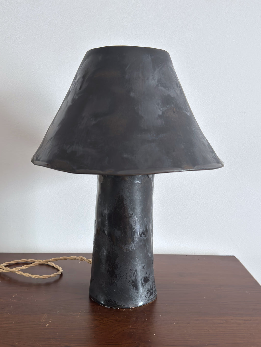 “Black mirror” lamp