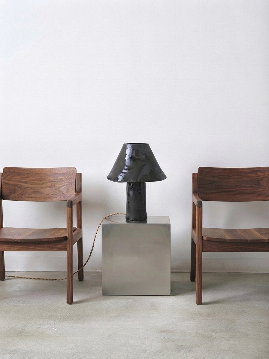 “Black mirror” lamp